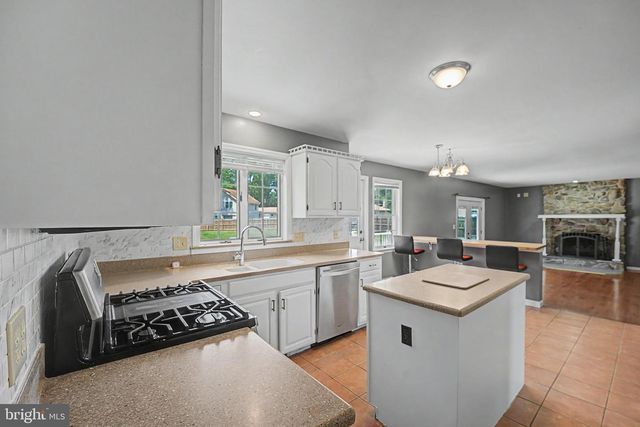 151 STRICKLER RUN DR, Columbia, PA 17512