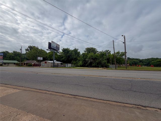 2514 W Morton Street, Denison, TX 75020