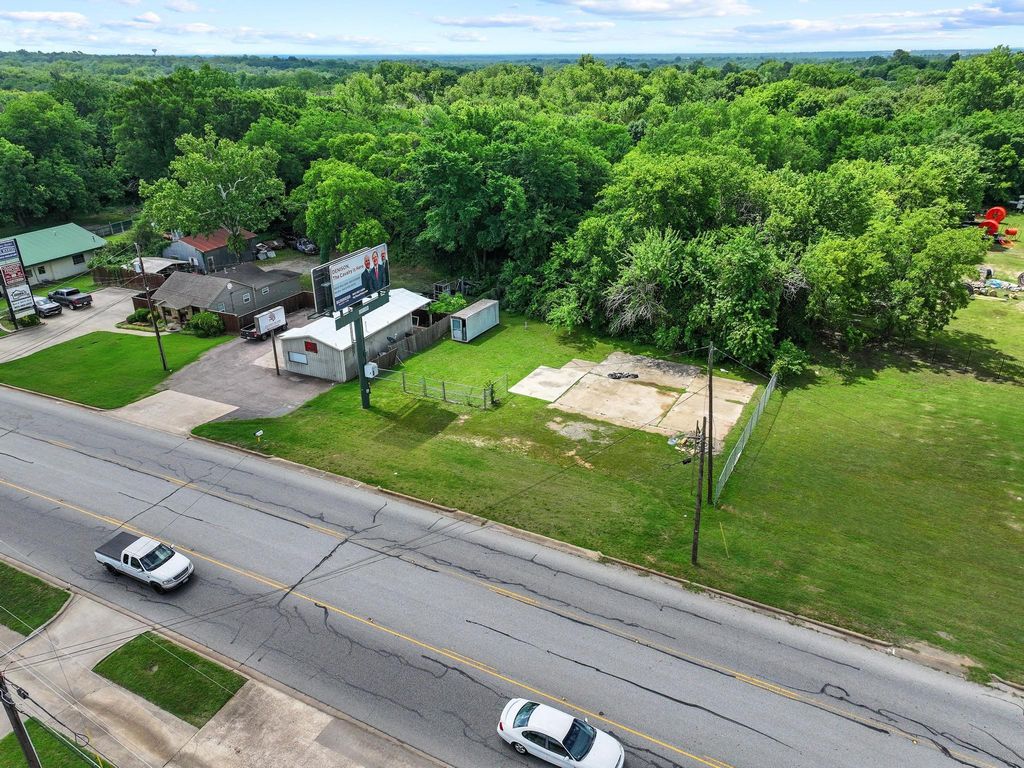 2514 W Morton Street, Denison, TX 75020