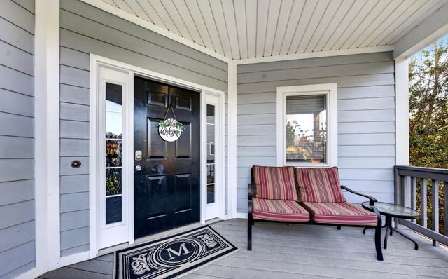 209 Retreat LN, Huddleston, VA 24104