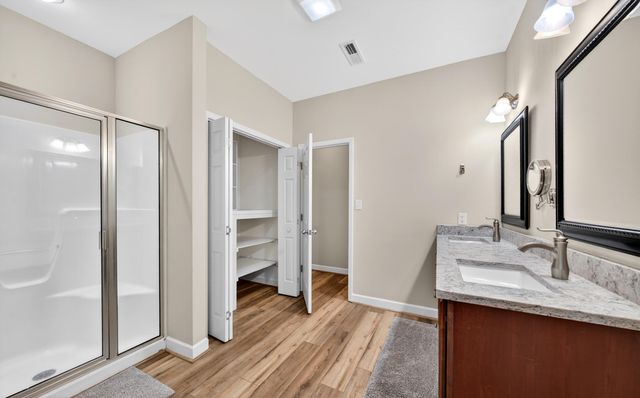 209 Retreat LN, Huddleston, VA 24104