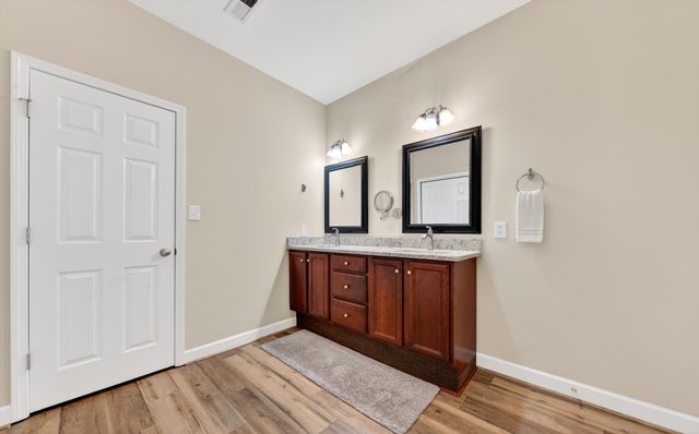 209 Retreat LN, Huddleston, VA 24104