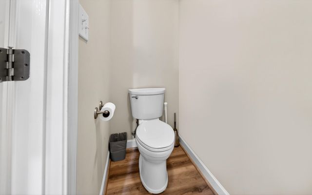 209 Retreat LN, Huddleston, VA 24104