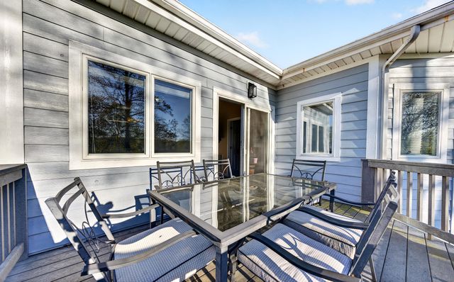 209 Retreat LN, Huddleston, VA 24104