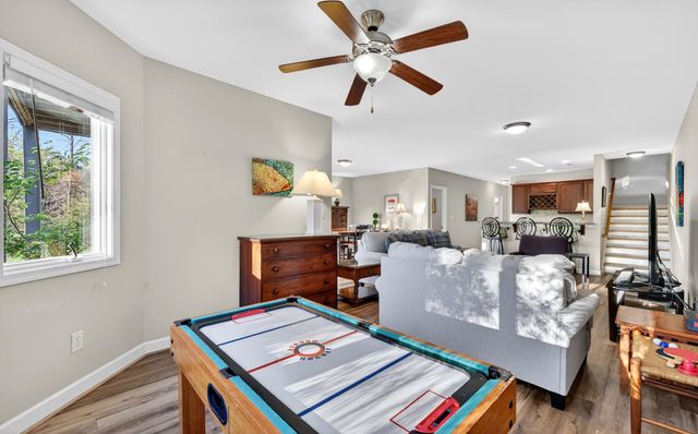 209 Retreat LN, Huddleston, VA 24104
