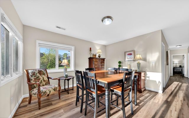 209 Retreat LN, Huddleston, VA 24104