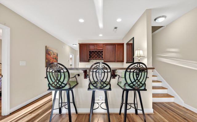209 Retreat LN, Huddleston, VA 24104