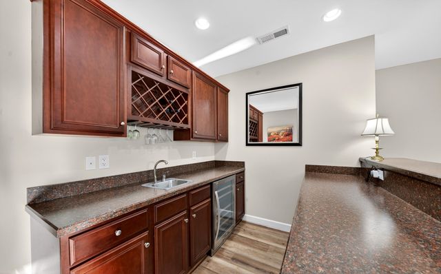 209 Retreat LN, Huddleston, VA 24104
