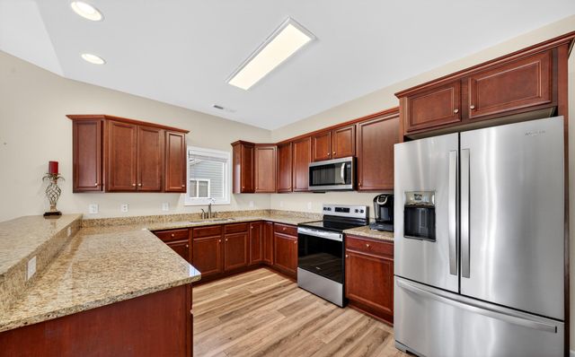 209 Retreat LN, Huddleston, VA 24104