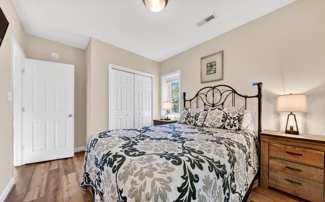 209 Retreat LN, Huddleston, VA 24104