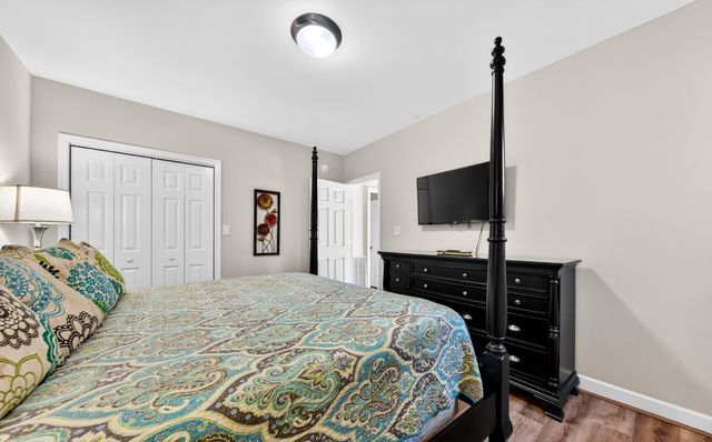 209 Retreat LN, Huddleston, VA 24104