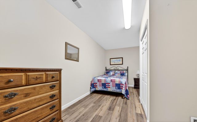 209 Retreat LN, Huddleston, VA 24104