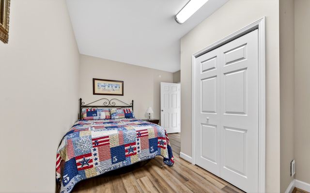 209 Retreat LN, Huddleston, VA 24104