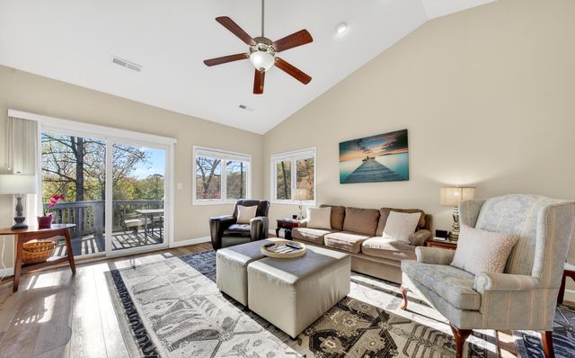 209 Retreat LN, Huddleston, VA 24104