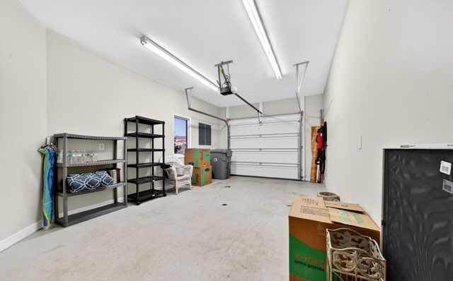 209 Retreat LN, Huddleston, VA 24104