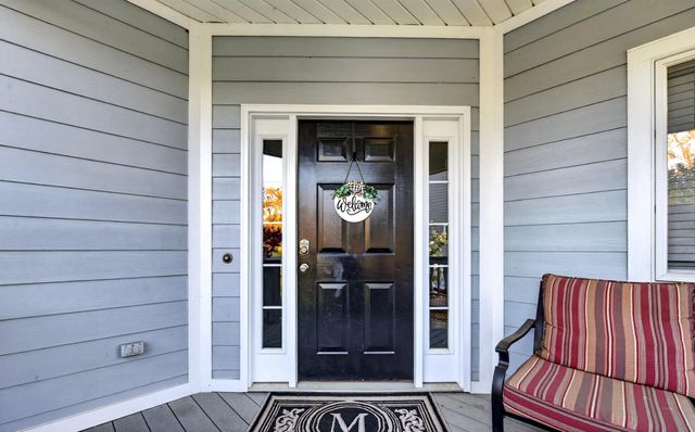 209 Retreat LN, Huddleston, VA 24104
