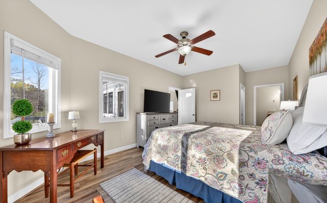 209 Retreat LN, Huddleston, VA 24104