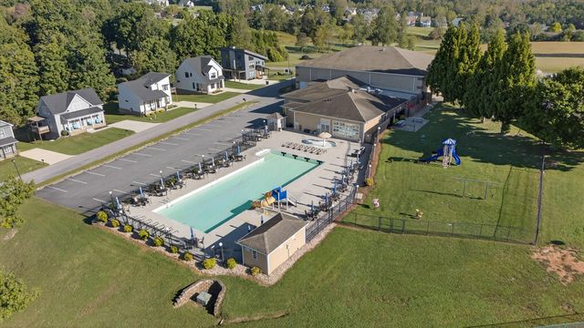 209 Retreat LN, Huddleston, VA 24104