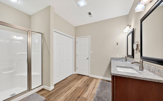 209 Retreat LN, Huddleston, VA 24104