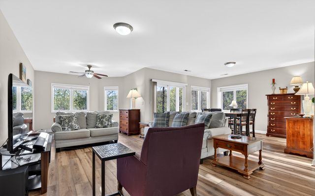 209 Retreat LN, Huddleston, VA 24104