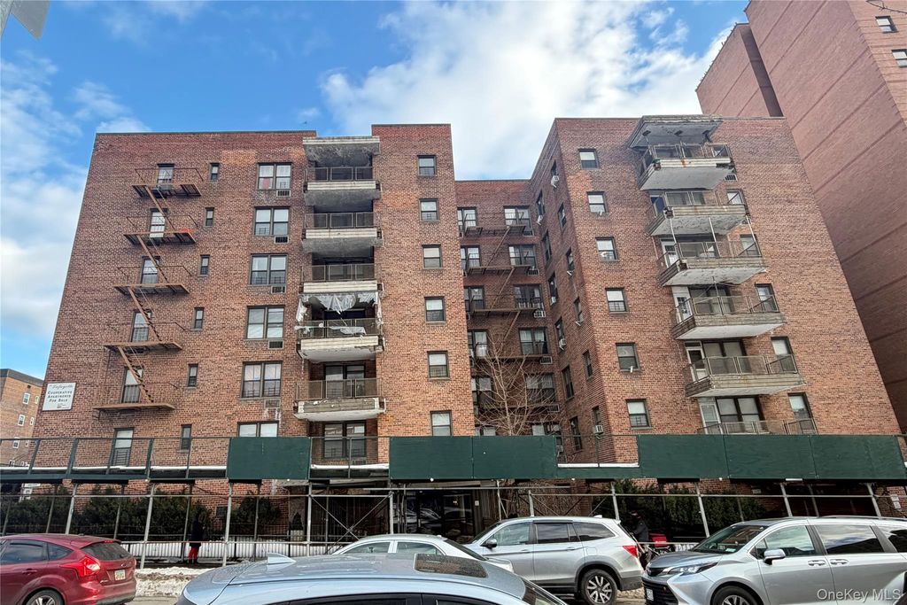13870 Elder Avenue 4S, Flushing, NY 11355