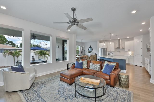 2407 W GRAY STREET, Tampa, FL 33609