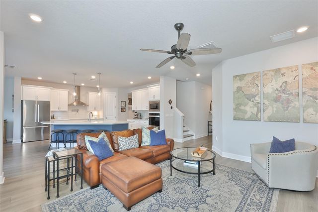 2407 W GRAY STREET, Tampa, FL 33609
