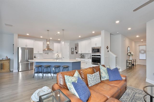 2407 W GRAY STREET, Tampa, FL 33609