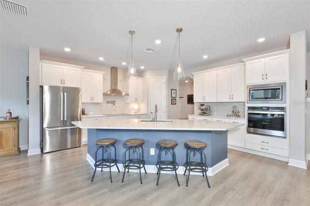 2407 W GRAY STREET, Tampa, FL 33609
