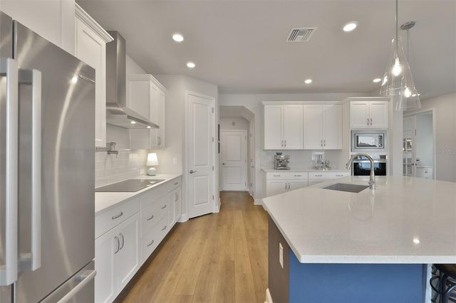 2407 W GRAY STREET, Tampa, FL 33609
