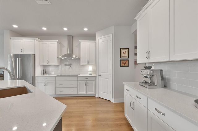 2407 W GRAY STREET, Tampa, FL 33609