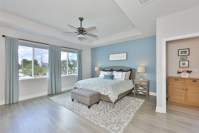 2407 W GRAY STREET, Tampa, FL 33609