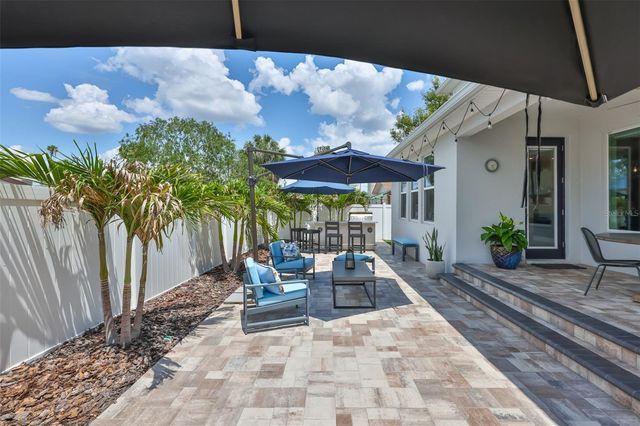 2407 W GRAY STREET, Tampa, FL 33609