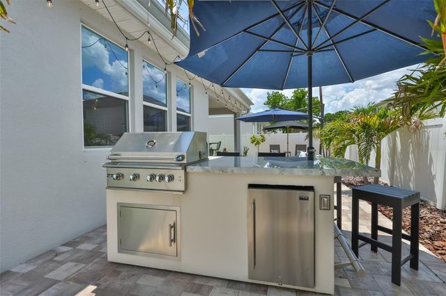 2407 W GRAY STREET, Tampa, FL 33609