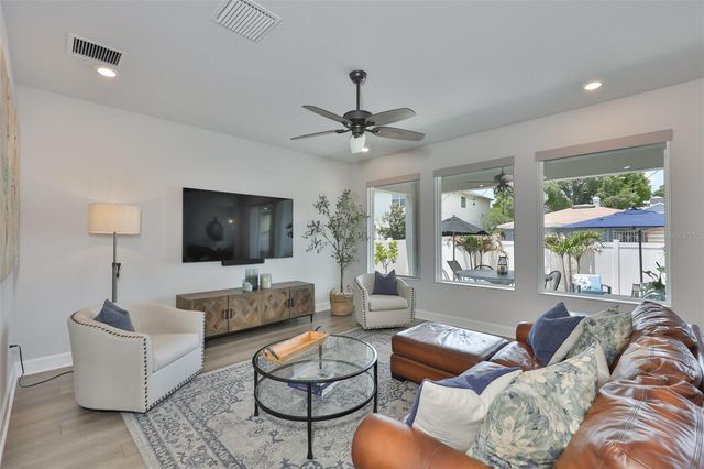 2407 W GRAY STREET, Tampa, FL 33609