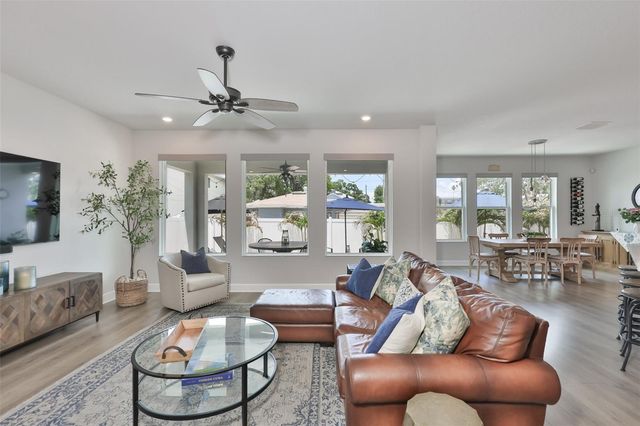 2407 W GRAY STREET, Tampa, FL 33609
