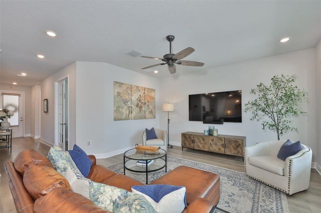 2407 W GRAY STREET, Tampa, FL 33609