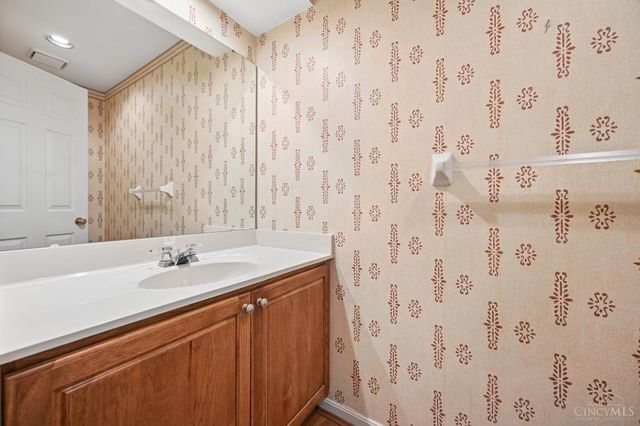 483 Vista Glen Drive, Springdale, OH 45246