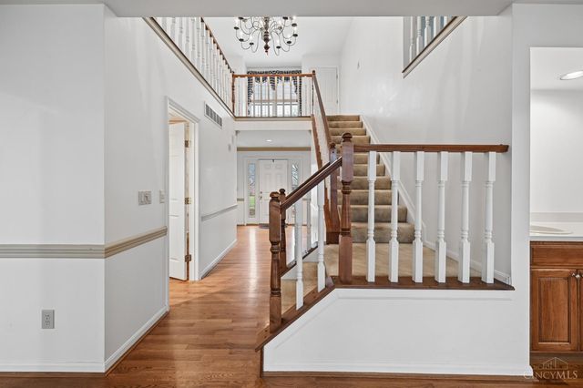 483 Vista Glen Drive, Springdale, OH 45246