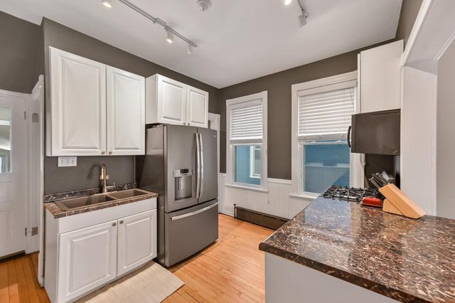 3054 N Newhall STREET, Milwaukee, WI 53211