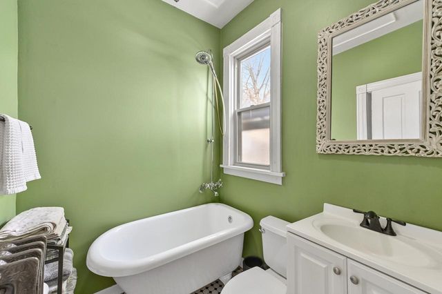 3054 N Newhall STREET, Milwaukee, WI 53211