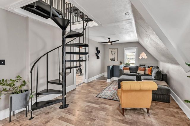 3054 N Newhall STREET, Milwaukee, WI 53211