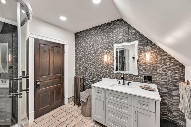 3054 N Newhall STREET, Milwaukee, WI 53211