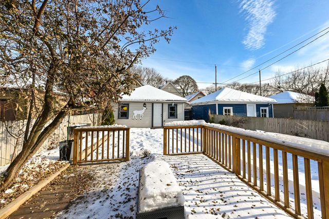 3054 N Newhall STREET, Milwaukee, WI 53211