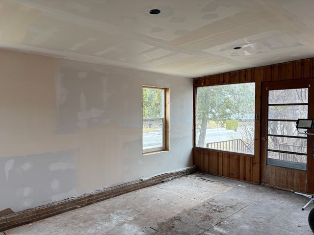 1031 IL Route 173 Highway, Antioch, IL 60002