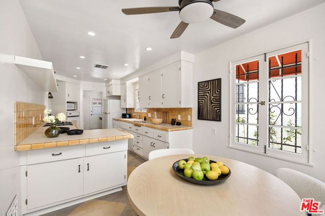 1124 Alvira Street, Los Angeles, CA 90035