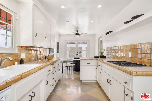 1124 Alvira Street, Los Angeles, CA 90035