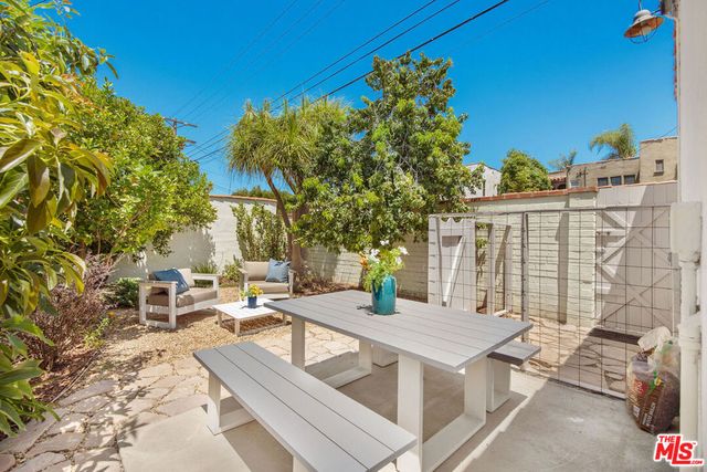1124 Alvira Street, Los Angeles, CA 90035
