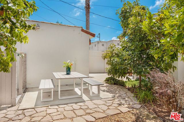 1124 Alvira Street, Los Angeles, CA 90035