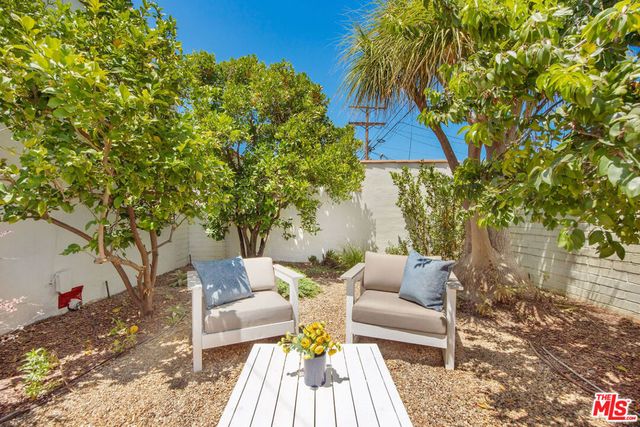1124 Alvira Street, Los Angeles, CA 90035